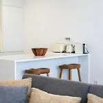 1 By Ici